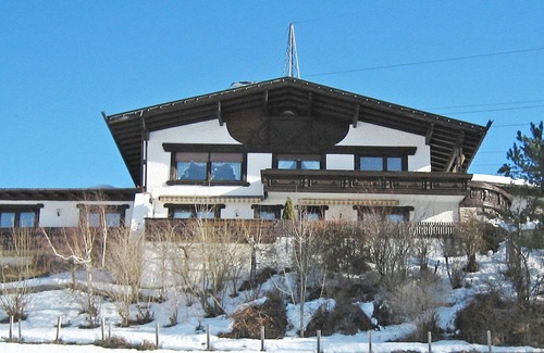 Pfons Apartment | Cosy apartment for 5 guests with TV, terrace and panoramic view