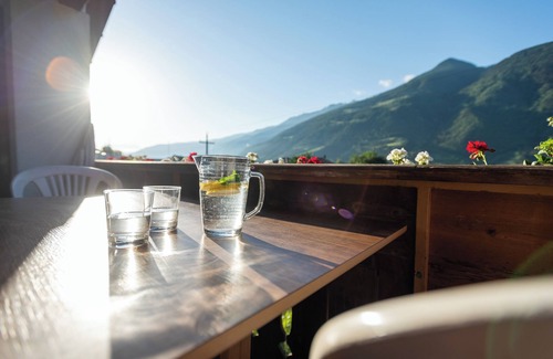 Castelbello-Ciardes Apartment | Cosy Apartment “ Pixnerhof Golden” on a farm with Wi-Fi & Mountain View