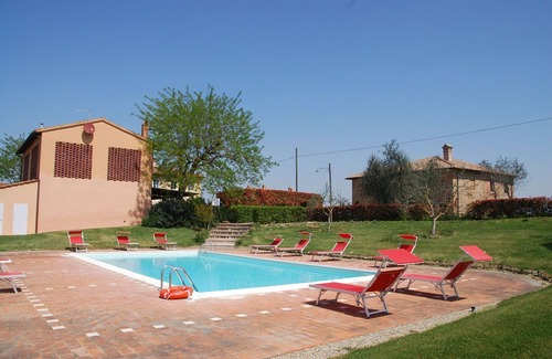 Castelfiorentino Villa | Cosy apartment in villa with WIFI, pool, patio and panoramic view, close to San Gimignano
