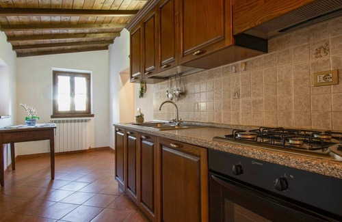 Fabbriche di Vallico Villa | Cosy apartment in villa for 12 guests with private pool, WIFI, TV, patio and pets allowed