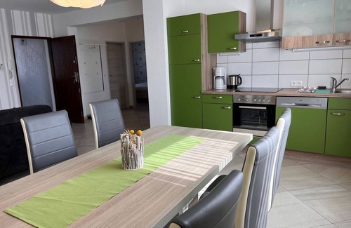 Donnerskirchen Apartment | Cosy apartment for 6 people with WIFI, A/C, TV, balcony and parking