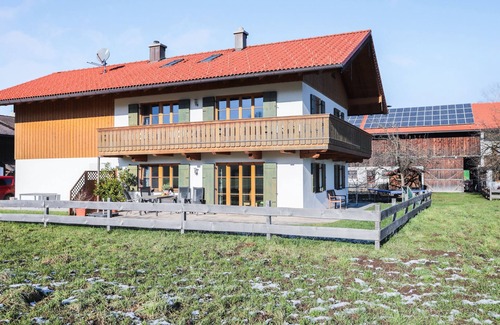 Bad Heilbrunn Apartment | Cosy Apartment "Bergblick" with Garden, Terrace & Wi-Fi; Parking Available