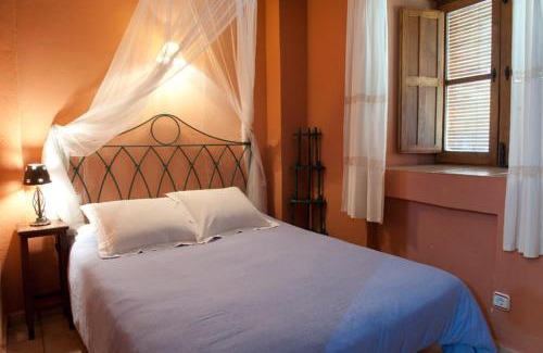 Robledillo de Gata Apartment | Cosy Apartment in Robledillo de Gata - 45 sqm - Fireplace
