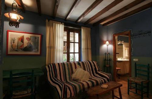 Robledillo de Gata Apartment | Cosy Apartment in Robledillo de Gata - 45 sqm - Fireplace