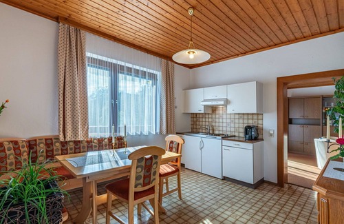 Agsdorf Apartment | Cosy apartment for 4 guests with WIFI, TV, patio and pets allowed