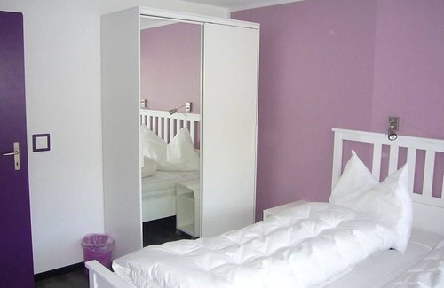 Saas Almagell Apartment | Cosy apartment for 7 people with TV, balcony, pets allowed and parking