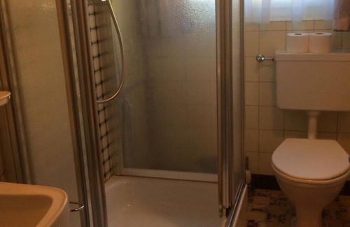 Saas Almagell Apartment | Cosy apartment for 8 people with WIFI, TV and balcony