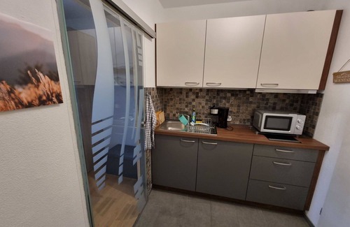 Hoechenschwand Apartment | Cosy apartment for 2 guests with pool, WIFI, TV, balcony, pets allowed and parking