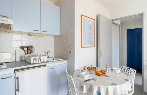 Lacanau-Ocean Apartment | Cosy apartment for 4 people with WIFI, pool, TV, terrace, pets allowed and parking