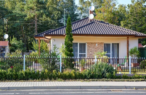 Balatonboglar Apartment | Cosy apartment for 5 people with WIFI, A/C, TV, patio and parking