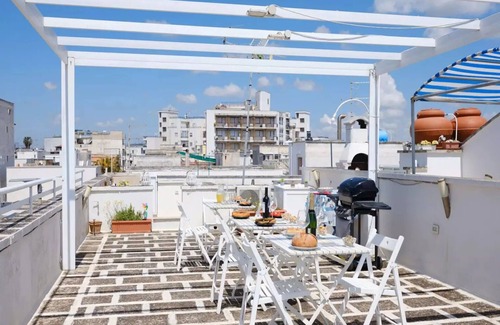 Province of Lecce Apartment | Cosy apartment for 6 people with WIFI, A/C, TV, terrace and panoramic view