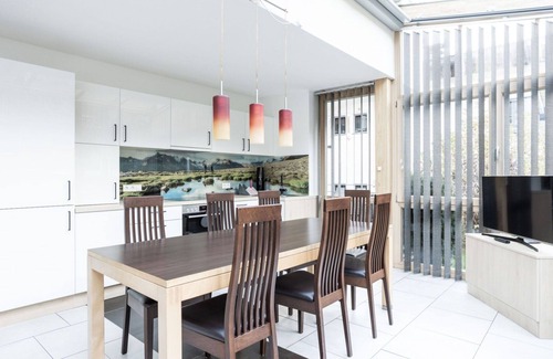 Runhof Apartment | Cosy apartment for 8 guests with WIFI, A/C, TV, terrace and pets allowed