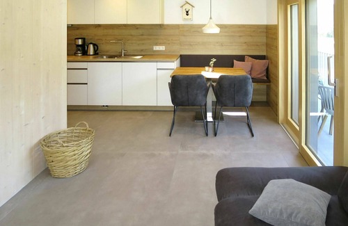 Hofstetten Apartment | Cosy apartment for 4 people with WIFI, TV and terrace