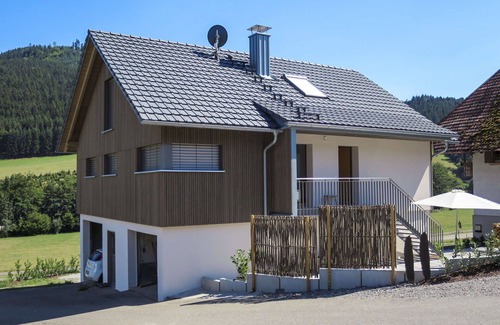 Hofstetten Apartment | Cosy apartment for 4 people with WIFI, TV and terrace
