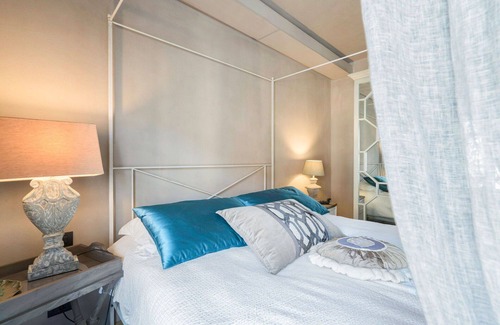 Lamporecchio Apartment | Cosy apartment for 4 guests with WIFI, A/C, pool, TV, panoramic view and parking
