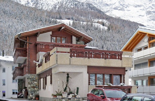 Saas Grund Apartment | Cosy apartment for 11 people with WIFI, TV and balcony