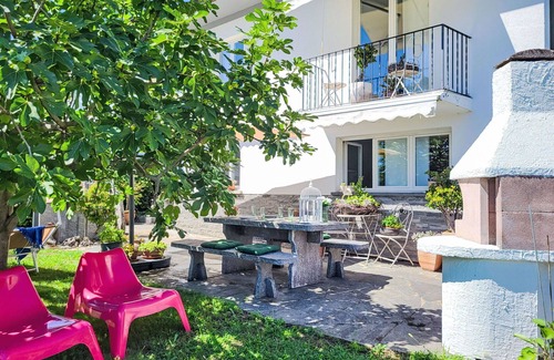 Gordola Apartment | Cosy apartment for 2 people with WIFI, A/C, TV, patio, pets allowed, panoramic view and parking