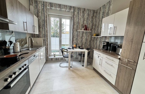 Steinheim Apartment | Cosy apartment for 2 guests with WIFI, hot tub, TV, patio and pets allowed