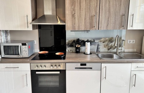 Steinheim Apartment | Cosy apartment for 2 guests with WIFI, hot tub, TV, patio and pets allowed