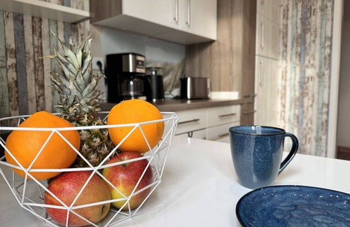 Steinheim Apartment | Cosy apartment for 2 guests with WIFI, hot tub, TV, patio and pets allowed
