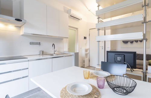 Ceriale Apartment | Cosy apartment for 2 guests with WIFI, A/C, TV, balcony and pets allowed
