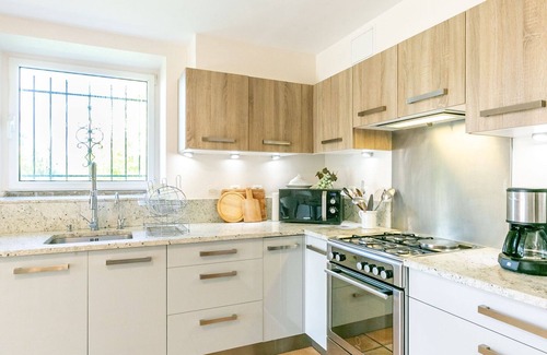 Daoulas Apartment | Cosy apartment for 2 guests with WIFI, TV and pets allowed