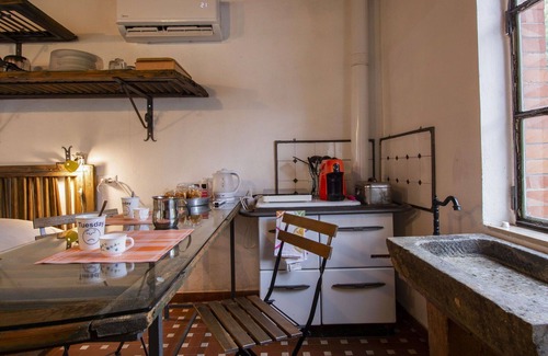 Barga Apartment | Cosy apartment for 2 guests with private pool, TV, patio and pets allowed