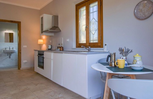 Fucecchio Apartment | Cosy apartment for 2 guests with WIFI, A/C, pool and pets allowed