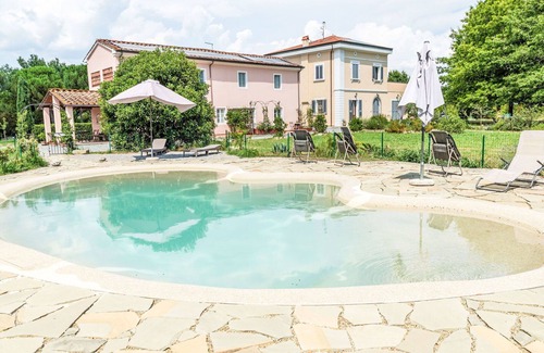 Fucecchio Apartment | Cosy apartment for 2 guests with WIFI, A/C, pool and pets allowed