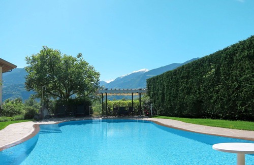 Postal Apartment | Cosy apartment for 3 guests with WIFI, A/C, hot tub, pool, TV, balcony and pets allowed