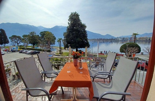 Muralto Apartment | Cosy apartment for 3 people with WIFI, A/C, TV and balcony