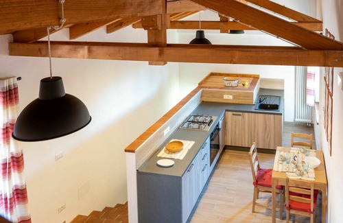 Mondovi Apartment | Cosy apartment for 3 people with WIFI, TV, patio, pets allowed and parking