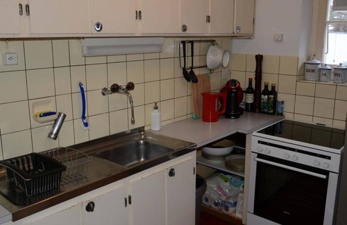 Saanen Apartment | Cosy apartment for 3 people with WIFI, balcony and parking