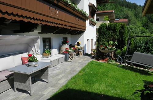 Zillertal Apartment | Cosy apartment for 4 people with WIFI, TV and terrace
