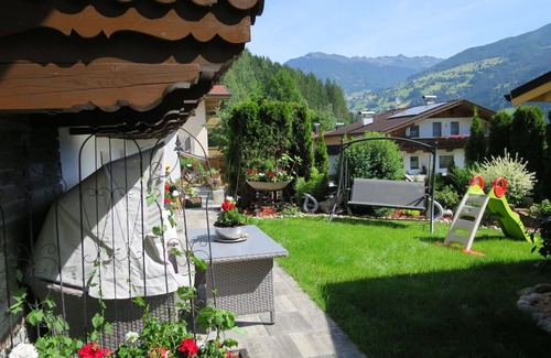 Zillertal Apartment | Cosy apartment for 4 people with WIFI, TV and terrace