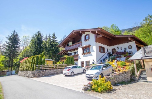 Zillertal Apartment | Cosy apartment for 4 people with WIFI, TV and terrace
