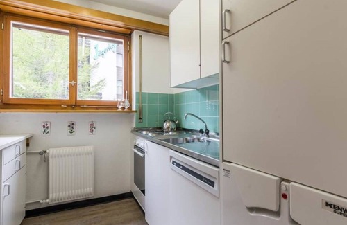 Saas-Fee Apartment | Cosy apartment for 4 guests with WIFI, TV and balcony