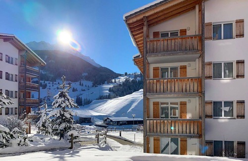Savognin Apartment | Cosy apartment for 4 guests with WIFI, TV, terrace, panoramic view and parking
