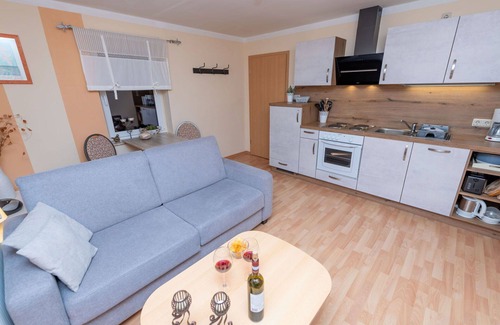 Stangerode Apartment | Cosy apartment for 4 people with WIFI, TV and patio