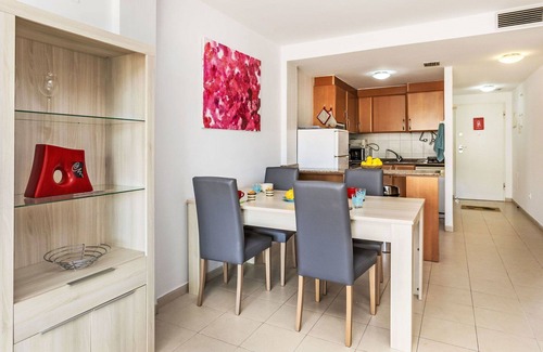 Peniscola Apartment | Cosy apartment for 4 guests with pool, A/C, WIFI, TV, terrace and pets allowed