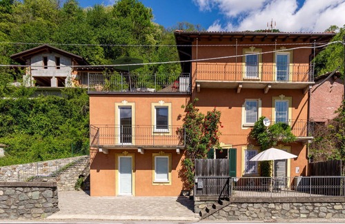 Aurogna Apartment | Cosy apartment for 4 guests with WIFI, A/C, TV and patio