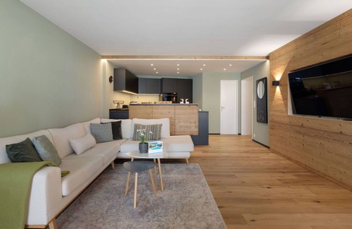 Davos Apartment | Cosy apartment for 4 guests with WIFI, TV and terrace
