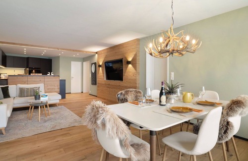 Davos Apartment | Cosy apartment for 4 guests with WIFI, TV and terrace