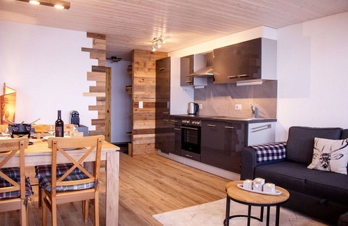 Barboleusaz Apartment | Cosy apartment for 4 guests with WIFI, TV and balcony