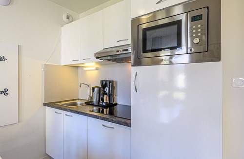 Baden Apartment | Cosy apartment for 4 guests with pool, WIFI, TV and balcony
