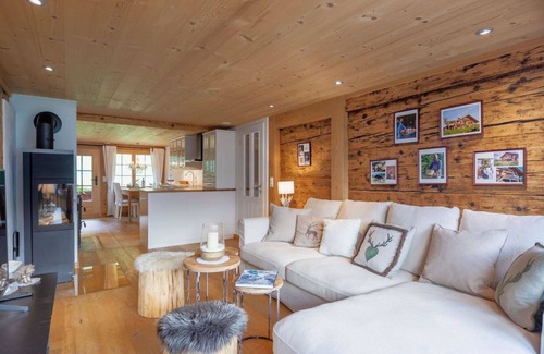 Lenk Apartment | Cosy apartment for 4 guests with WIFI, TV, balcony and pets allowed