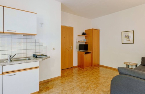 Andriano Apartment | Cosy apartment for 4 people with WIFI, pool, TV and patio