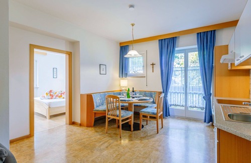 Andriano Apartment | Cosy apartment for 4 people with WIFI, pool, TV and patio
