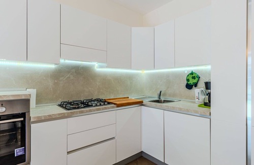 Carlazzo Apartment | Cosy apartment for 4 guests with WIFI, TV, terrace, pets allowed and panoramic view