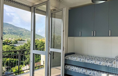 Ceriale Apartment | Cosy apartment for 4 people with WIFI, A/C, TV and balcony